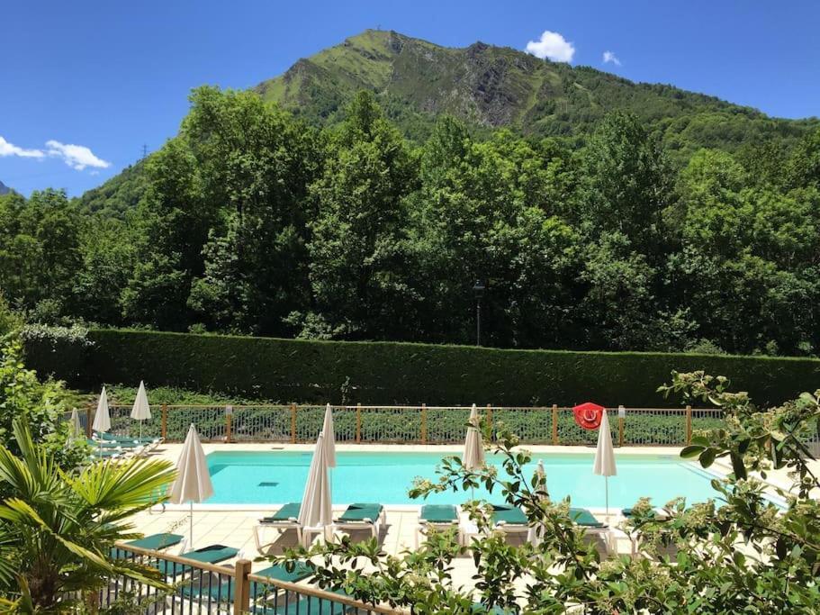 Agréable T2 idéalement situé au coeur de SaintLary Extérieur photo